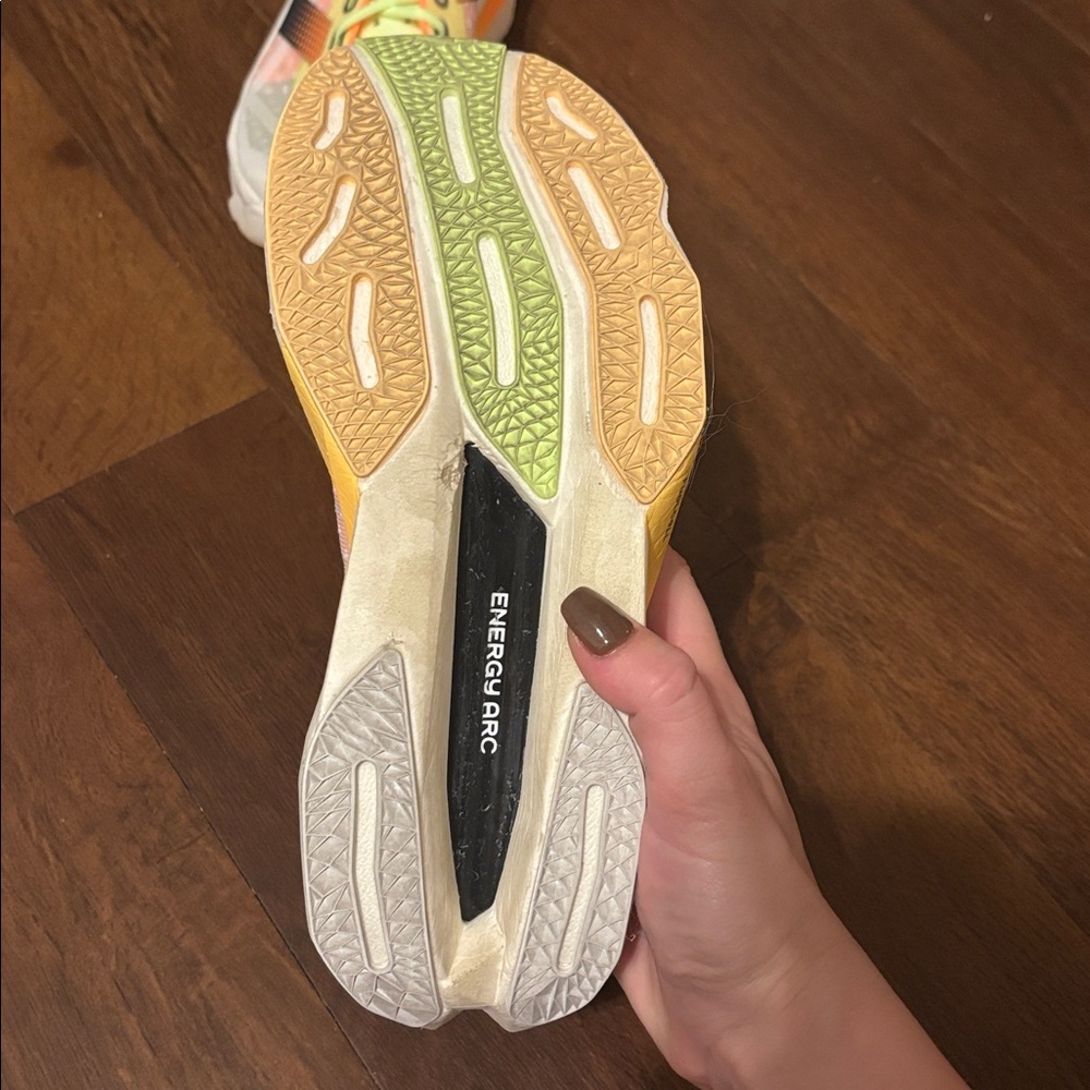 New Balance FuelCell Rebel v4 - Picture 7 of 9